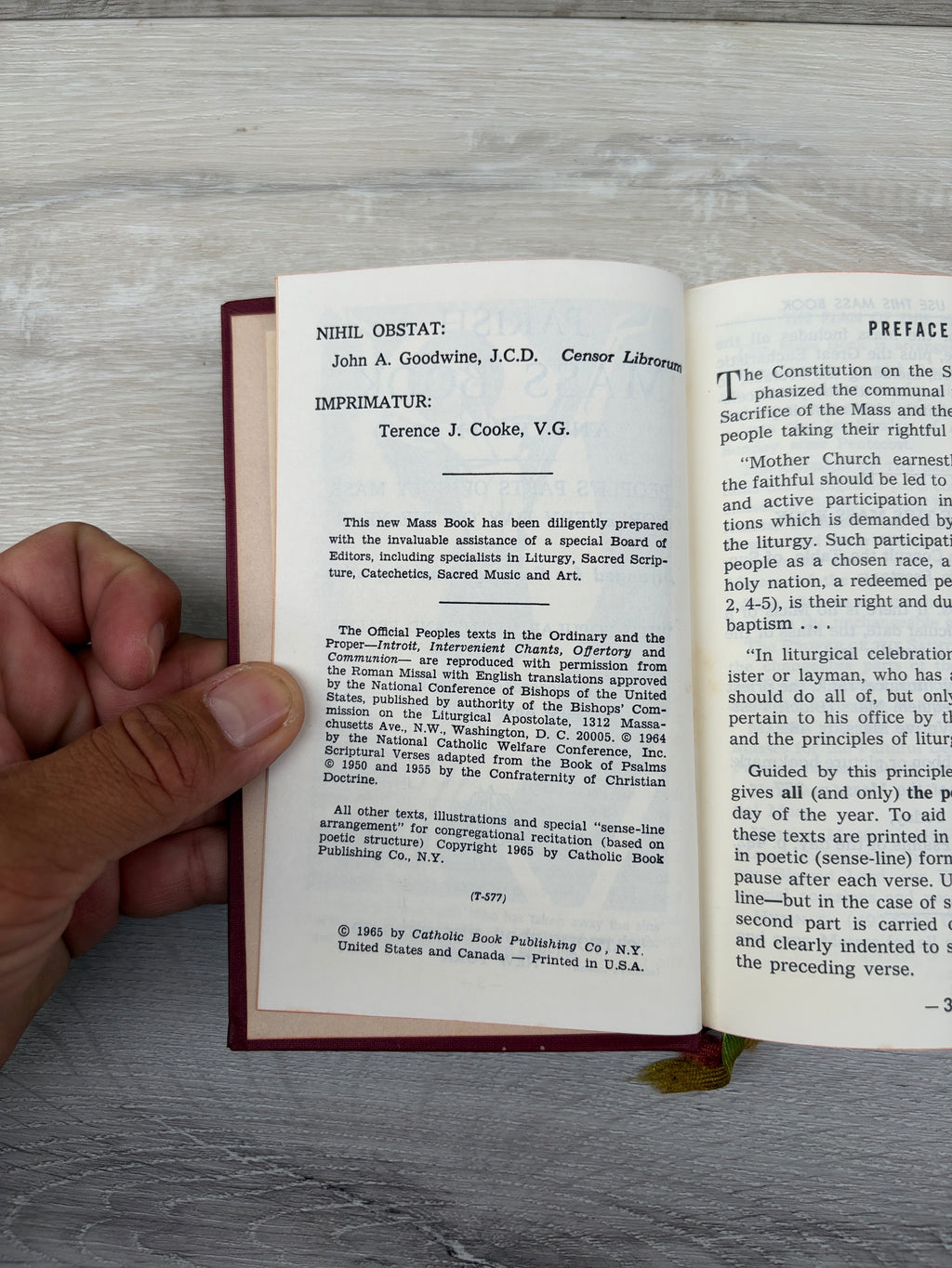 Parish Mass Book and Hymnal: People's Parts of Holy Mass for Every Day of the Year