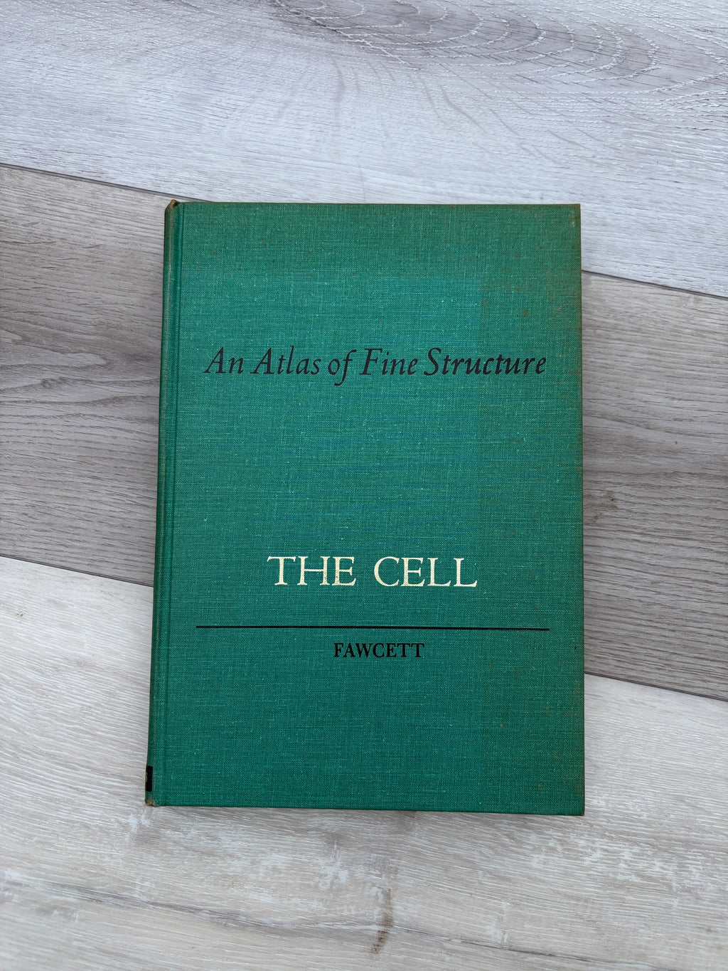 An Atlas of Fine Structure: The Cell, Its Organelles and Inclusions