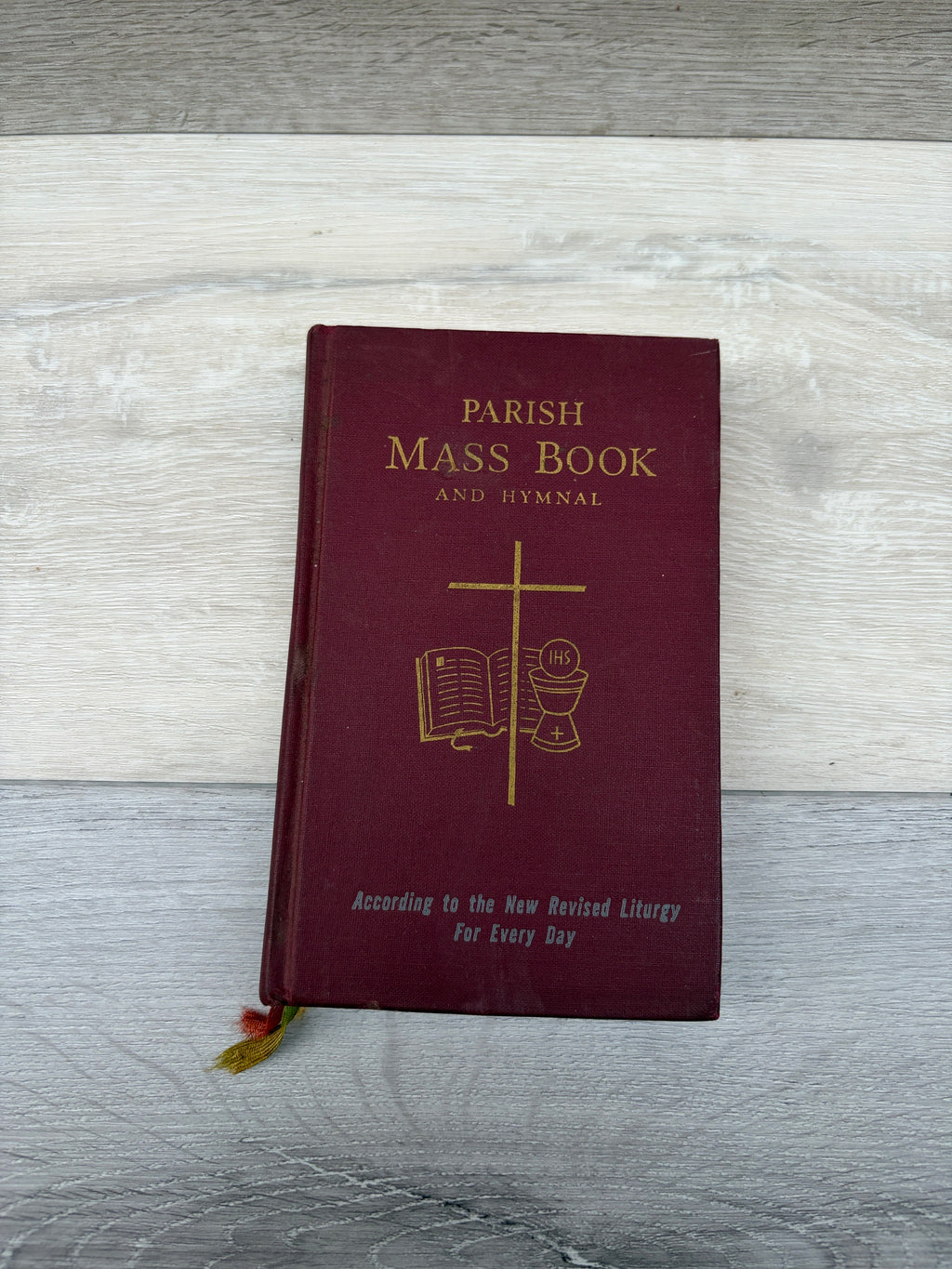 Parish Mass Book and Hymnal: People's Parts of Holy Mass for Every Day of the Year