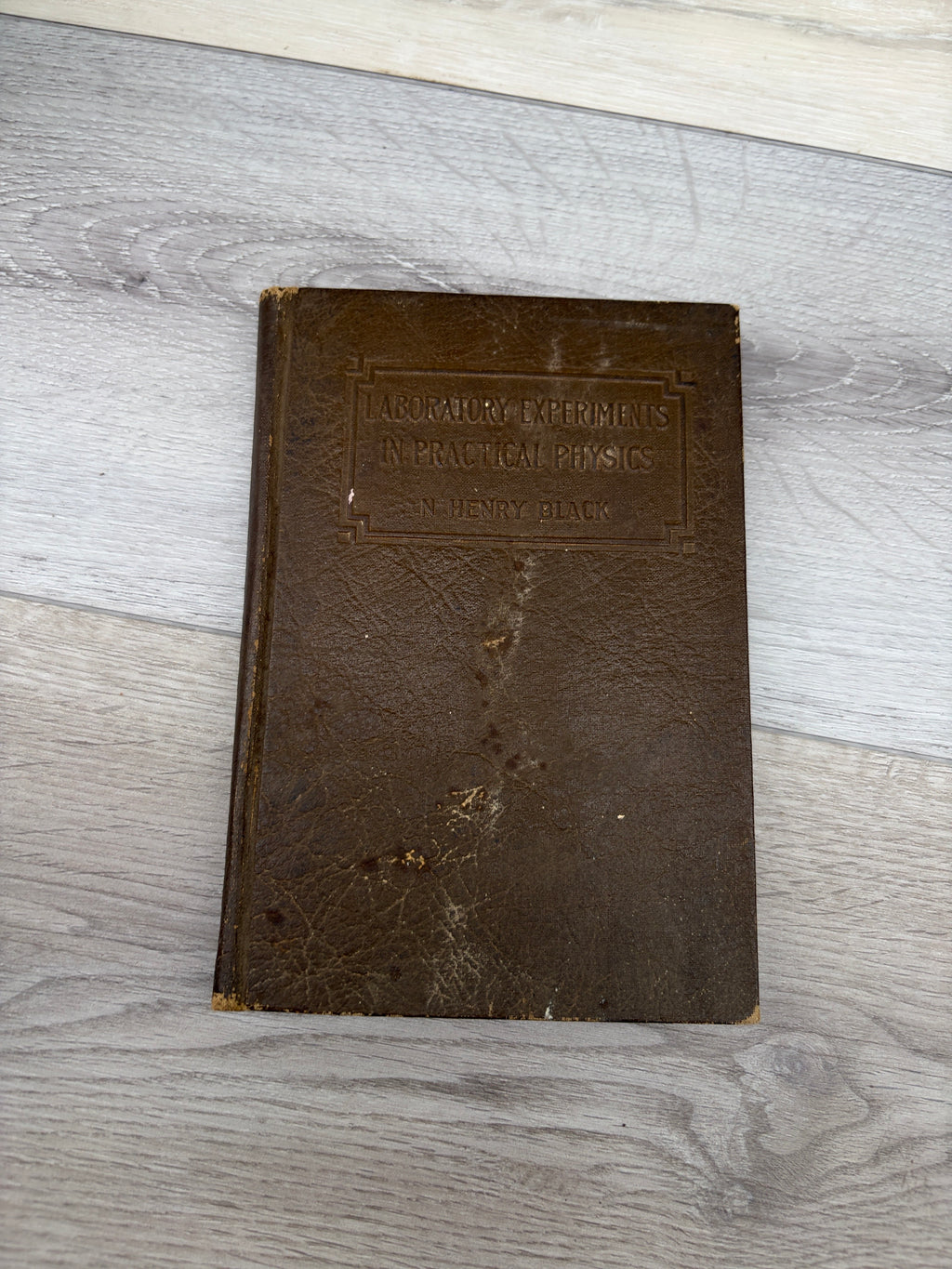 Laboratory Experiments in Practical Physics