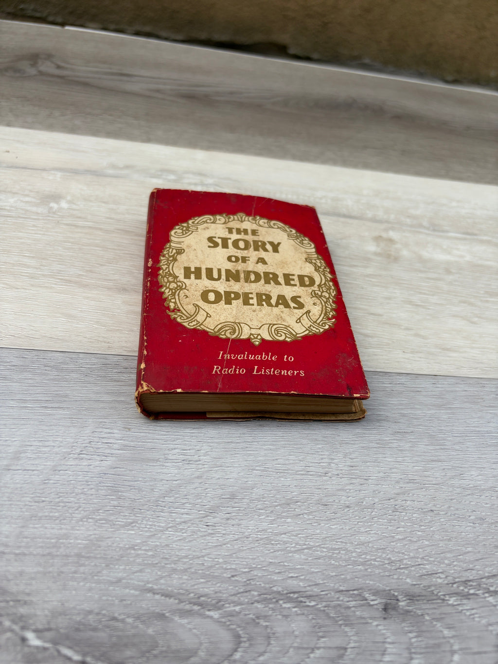 The Story of a Hundred Operas