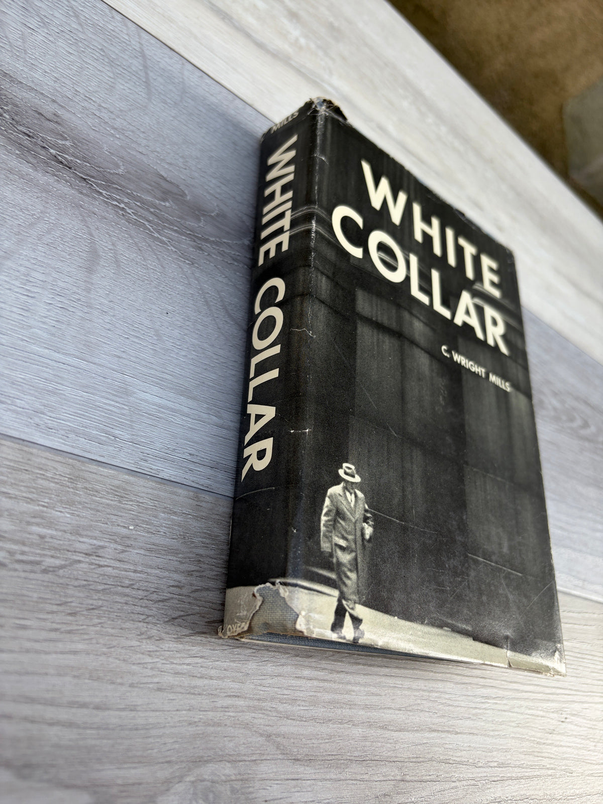White Collar: The American Middle Classes