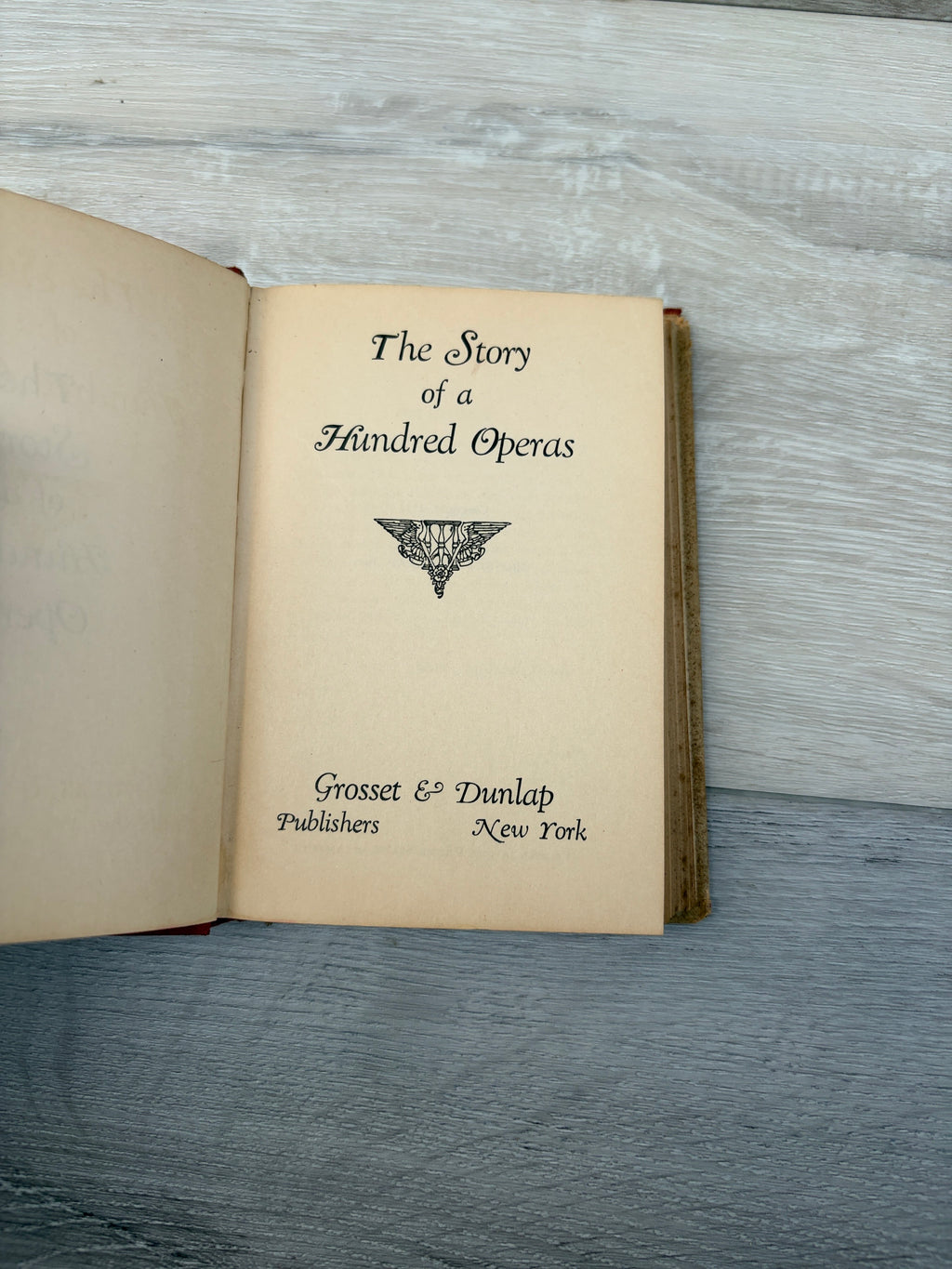The Story of a Hundred Operas