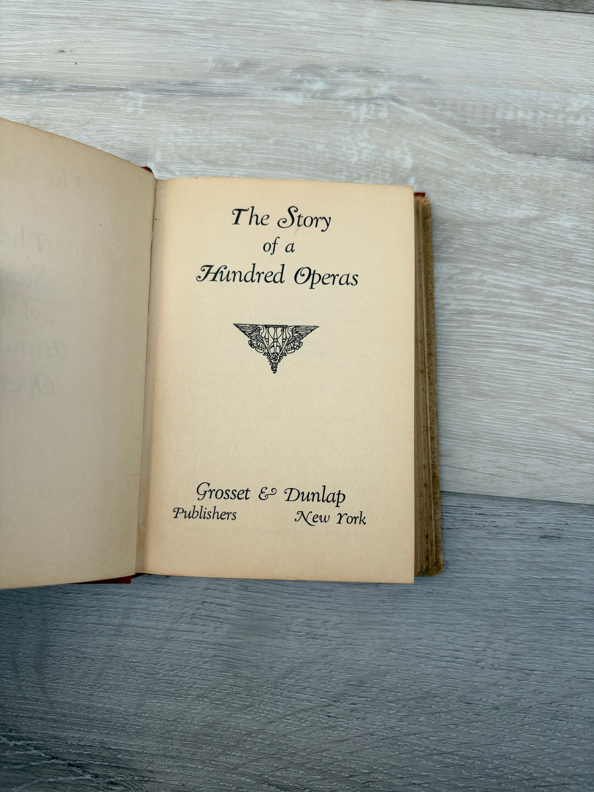 The Story of a Hundred Operas