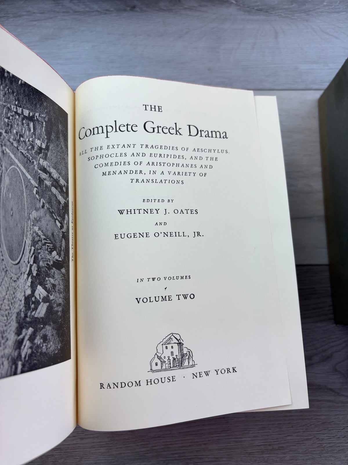 The Complete Greek Drama, 2 Volumes