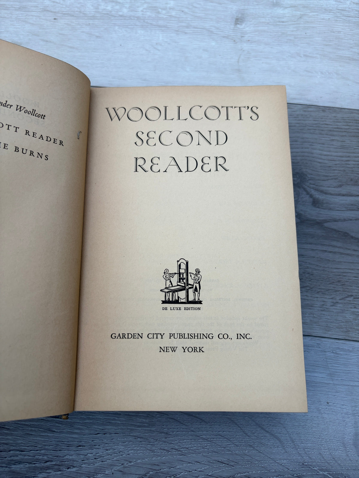 Woollcott's Second Reader (De Luxe Edition)
