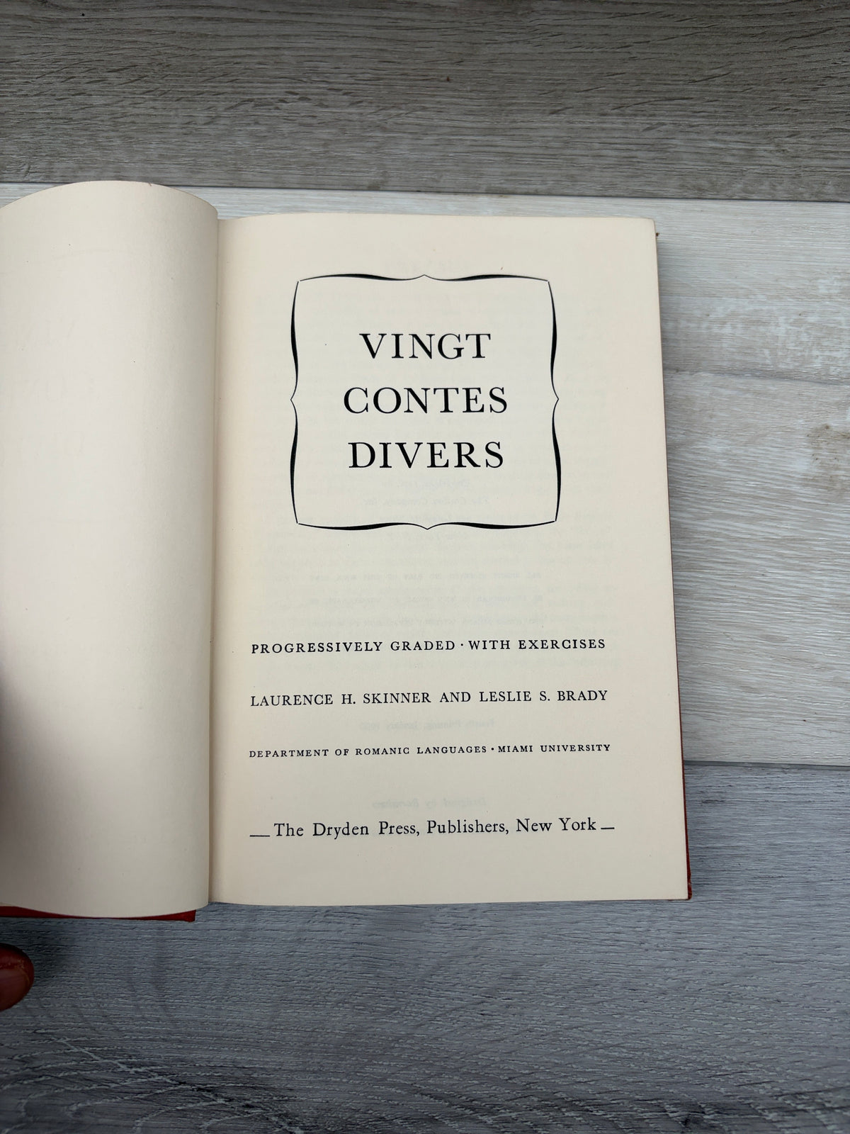 Vingt Contes Divers: Progressively Graded with Exercises